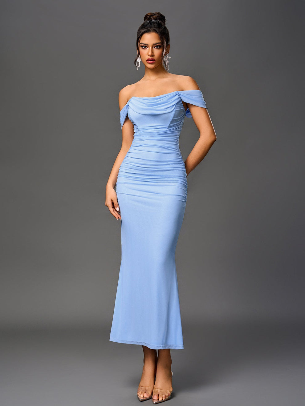 Vestido Estela Ajustado De Fiesta De Verano Elegante De Color Rosa Con Volantes En El Bajo Y Hombros Descubiertos
