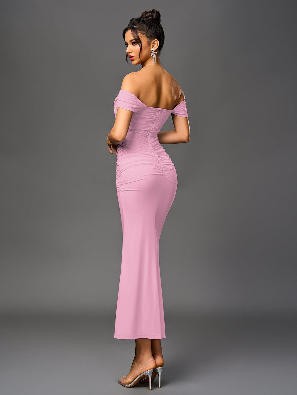 Vestido Estela Ajustado De Fiesta De Verano Elegante De Color Rosa Con Volantes En El Bajo Y Hombros Descubiertos