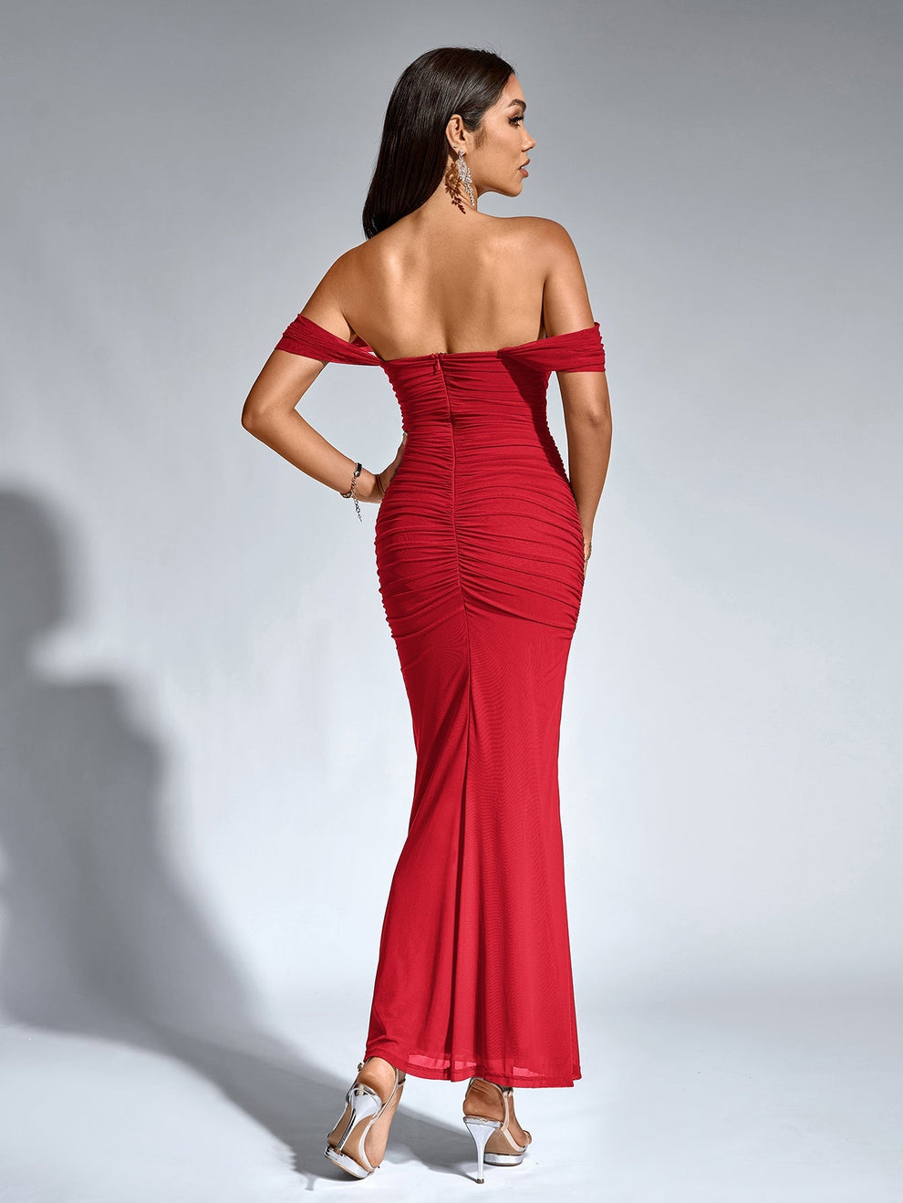 Vestido Estela Ajustado De Fiesta De Verano Elegante De Color Rosa Con Volantes En El Bajo Y Hombros Descubiertos