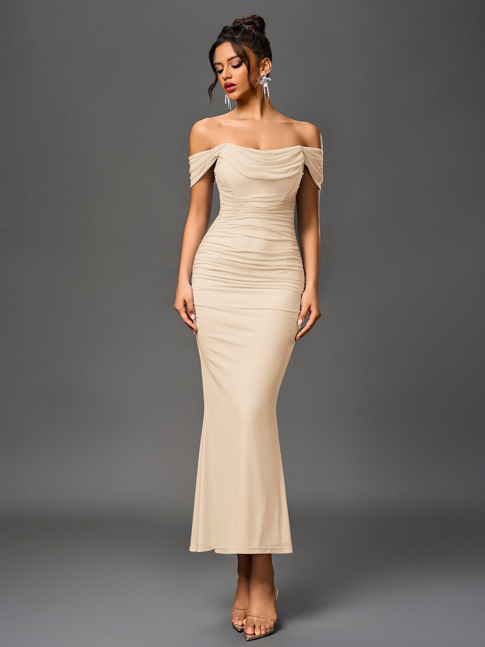 Vestido Estela Ajustado De Fiesta De Verano Elegante De Color Rosa Con Volantes En El Bajo Y Hombros Descubiertos