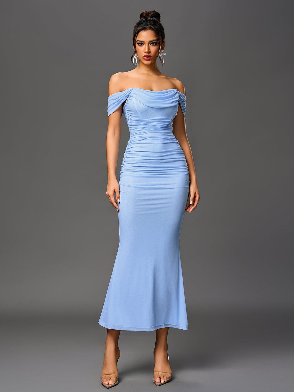 Vestido Estela Ajustado De Fiesta De Verano Elegante De Color Rosa Con Volantes En El Bajo Y Hombros Descubiertos