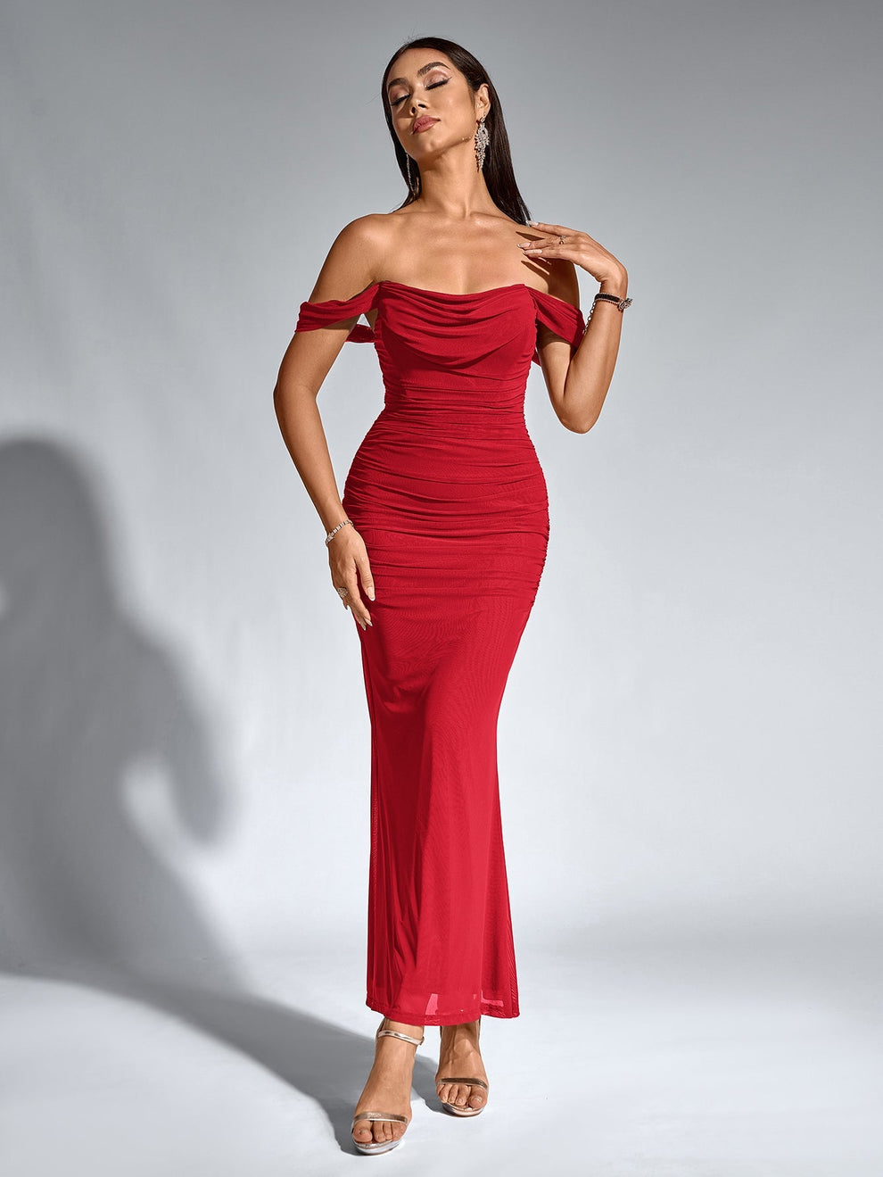 Vestido Estela Ajustado De Fiesta De Verano Elegante De Color Rosa Con Volantes En El Bajo Y Hombros Descubiertos