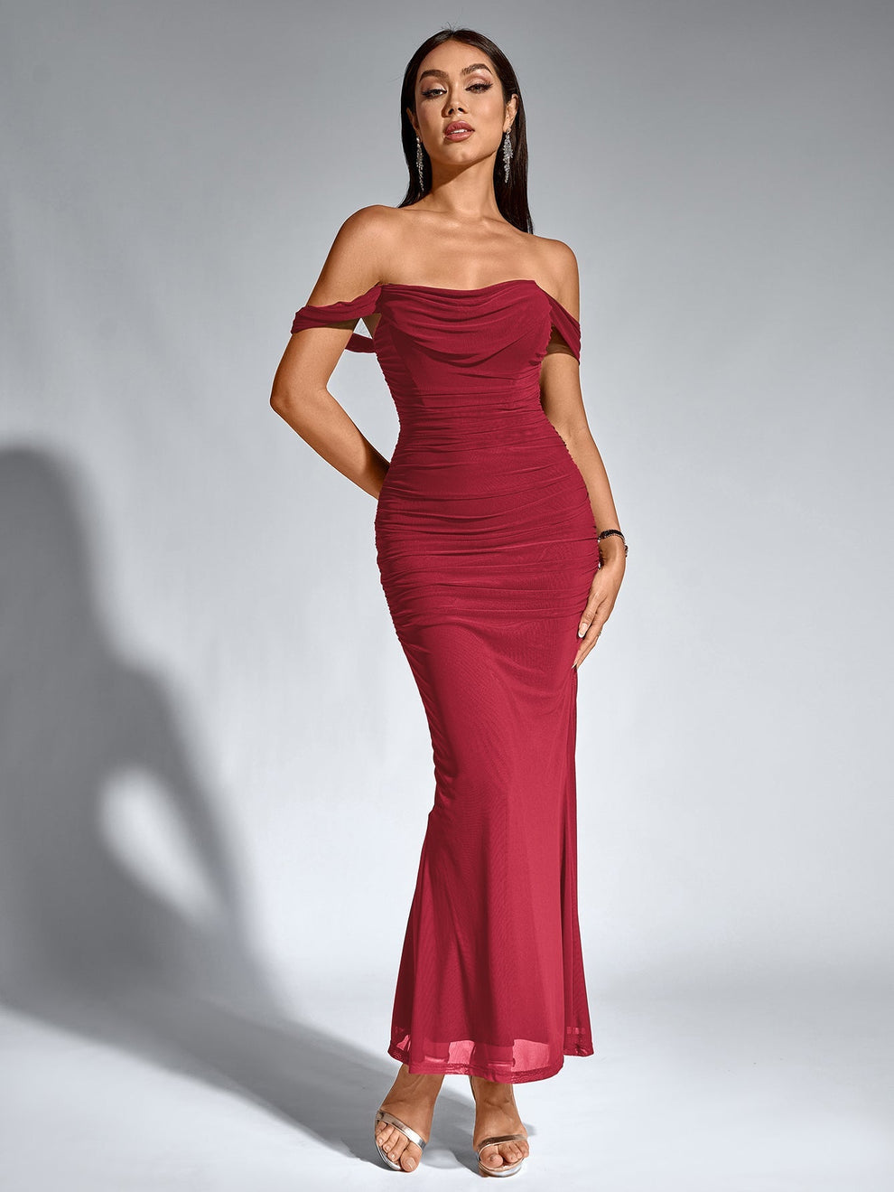 Vestido Estela Ajustado De Fiesta De Verano Elegante De Color Rosa Con Volantes En El Bajo Y Hombros Descubiertos