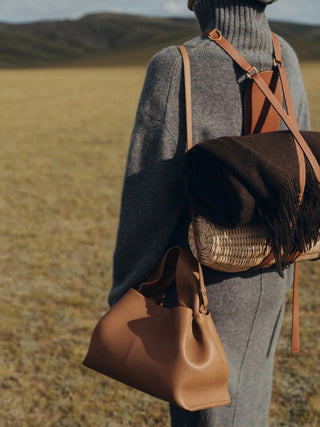 Mujer Bolso con asa superior y detalle de costura