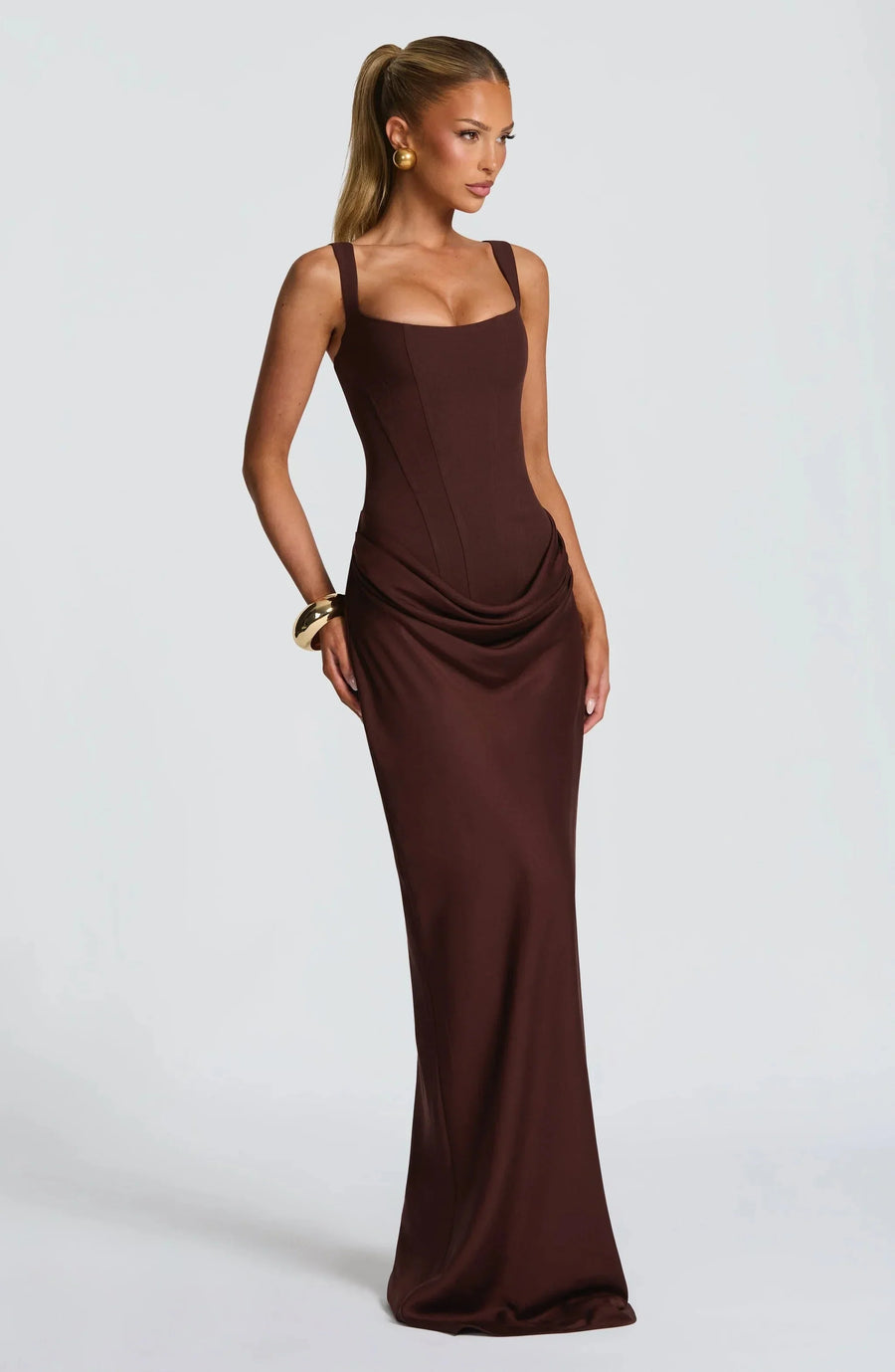 Vestido largo ajustado con espalda descubierta para mujer