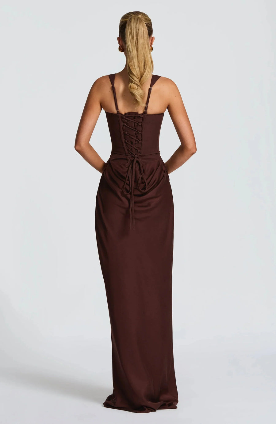 Vestido largo ajustado con espalda descubierta para mujer