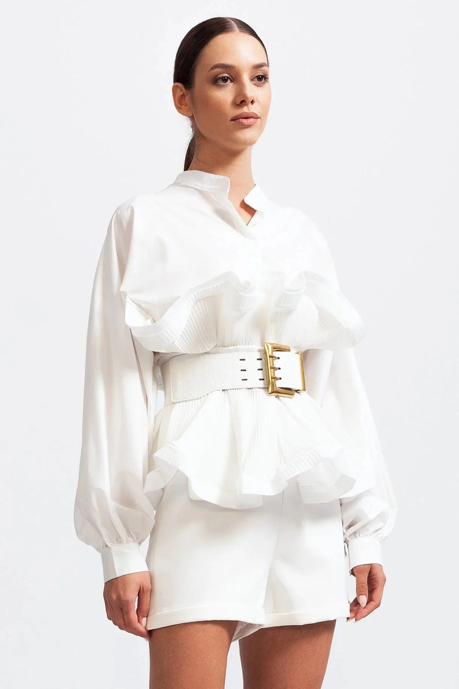 Blusa de mujer con volantes y mangas voluminosas